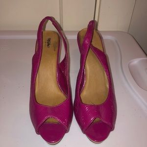 Hot pink open toed shoes